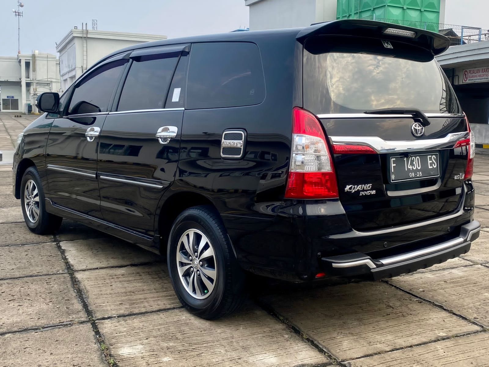2015 Toyota Kijang Innova 2015 Toyota Kijang Innova