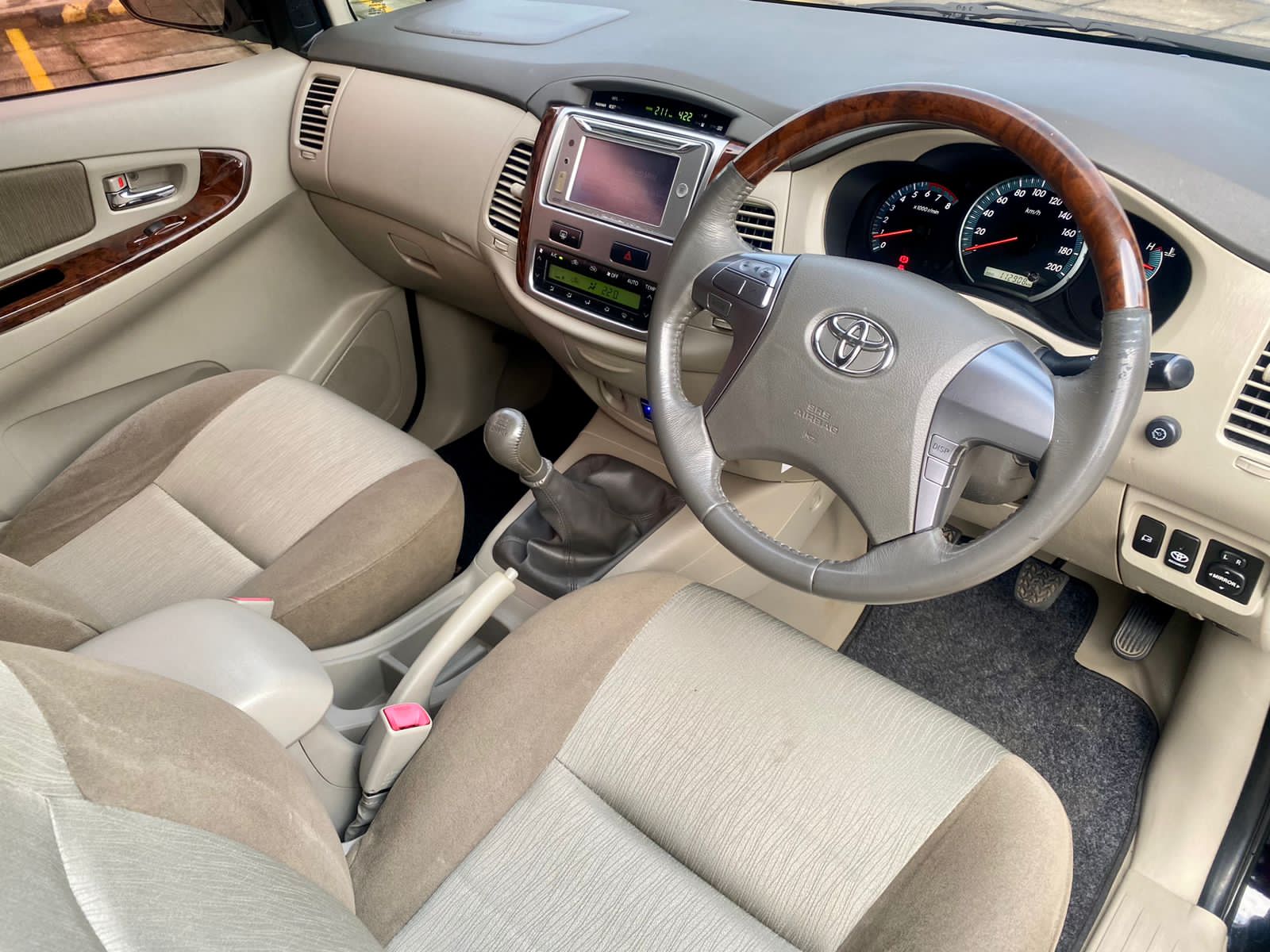 2015 Toyota Kijang Innova 2015 Toyota Kijang Innova