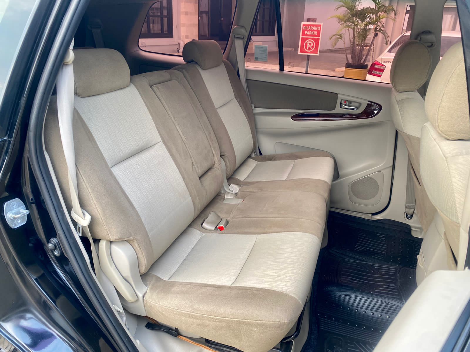 2015 Toyota Kijang Innova 2015 Toyota Kijang Innova