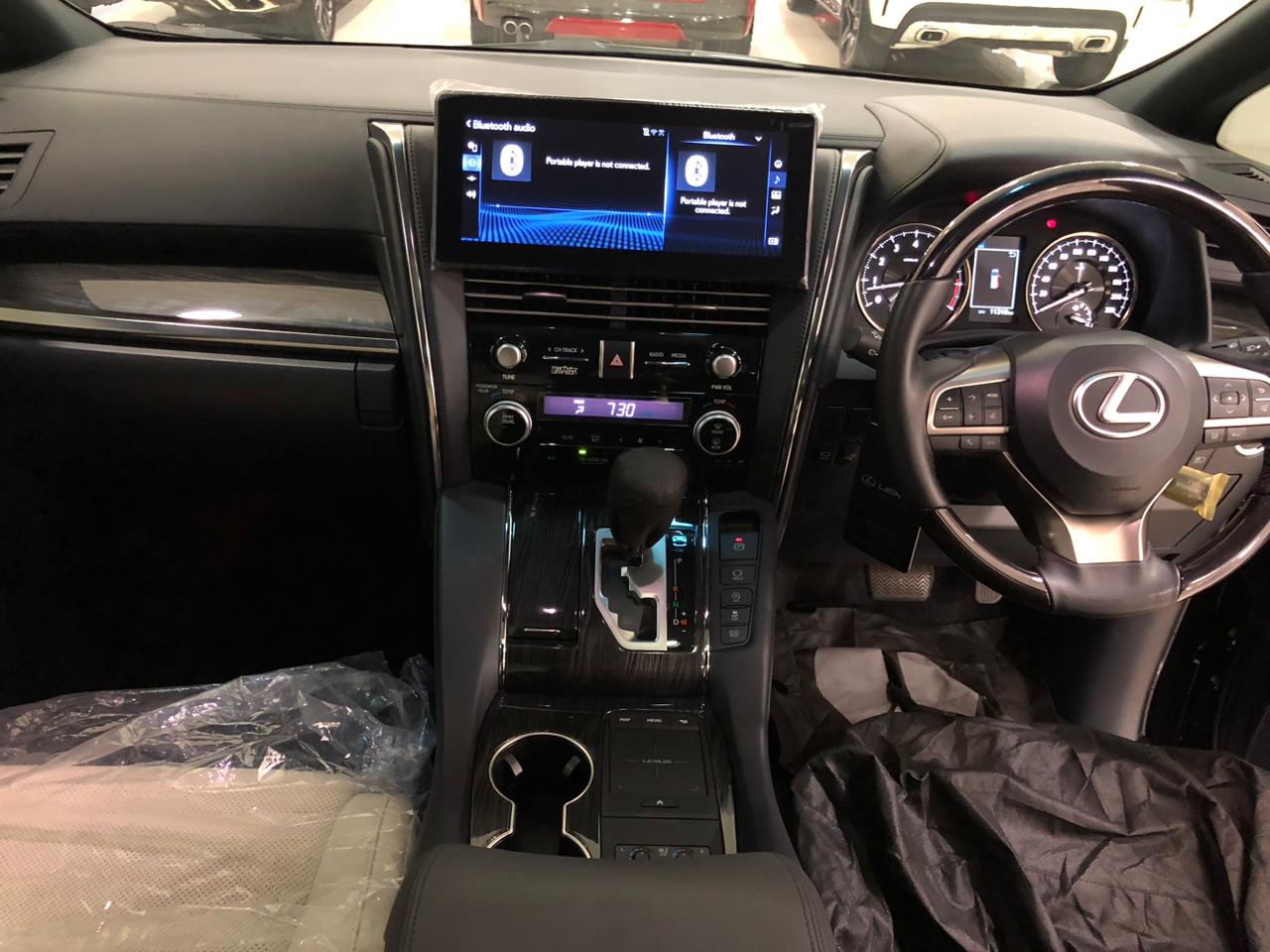 2022 Lexus LM 2022 Lexus LM