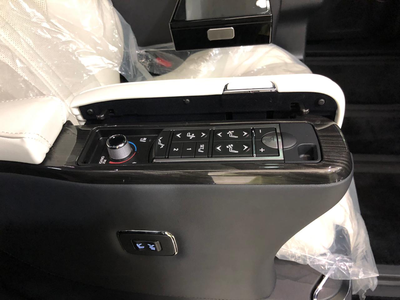 2022 Lexus LM 2022 Lexus LM