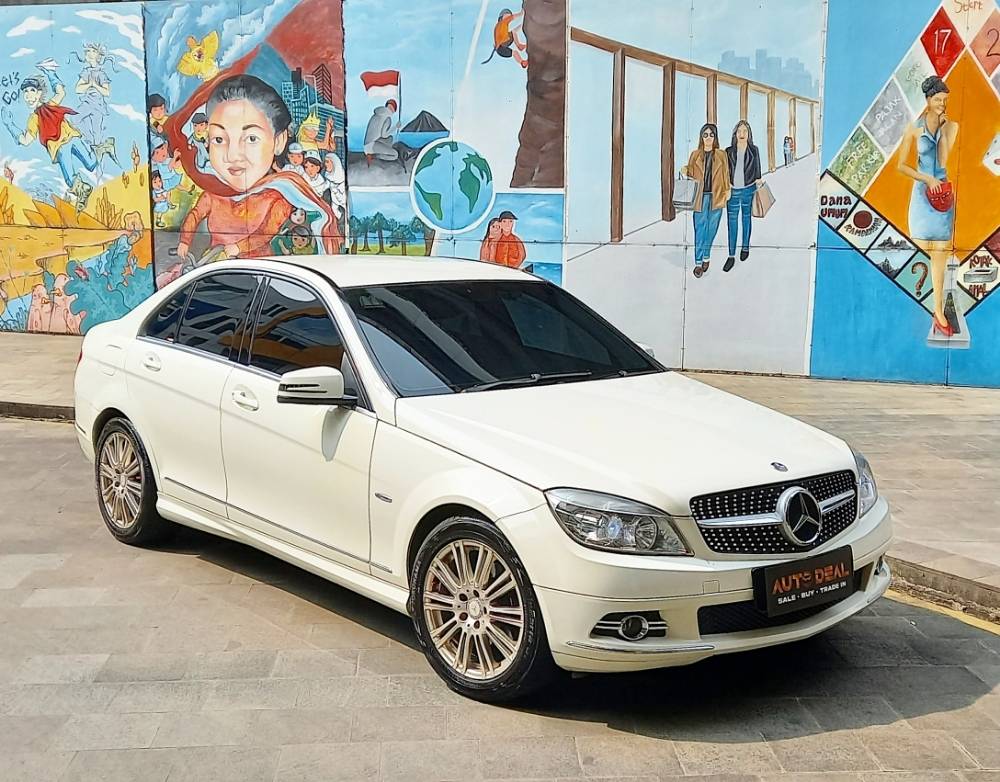 2011 Mercedes Benz C-Class Sedan 1.8 L 1.8 L tua