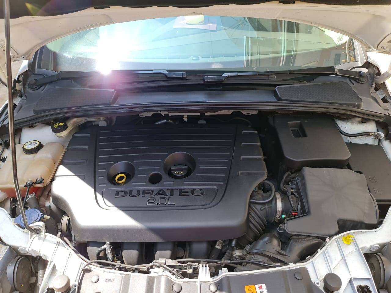 2014 Ford Focus Sedan Titanium 2.0L AT 2014 Ford Focus Sedan Titanium 2.0L AT