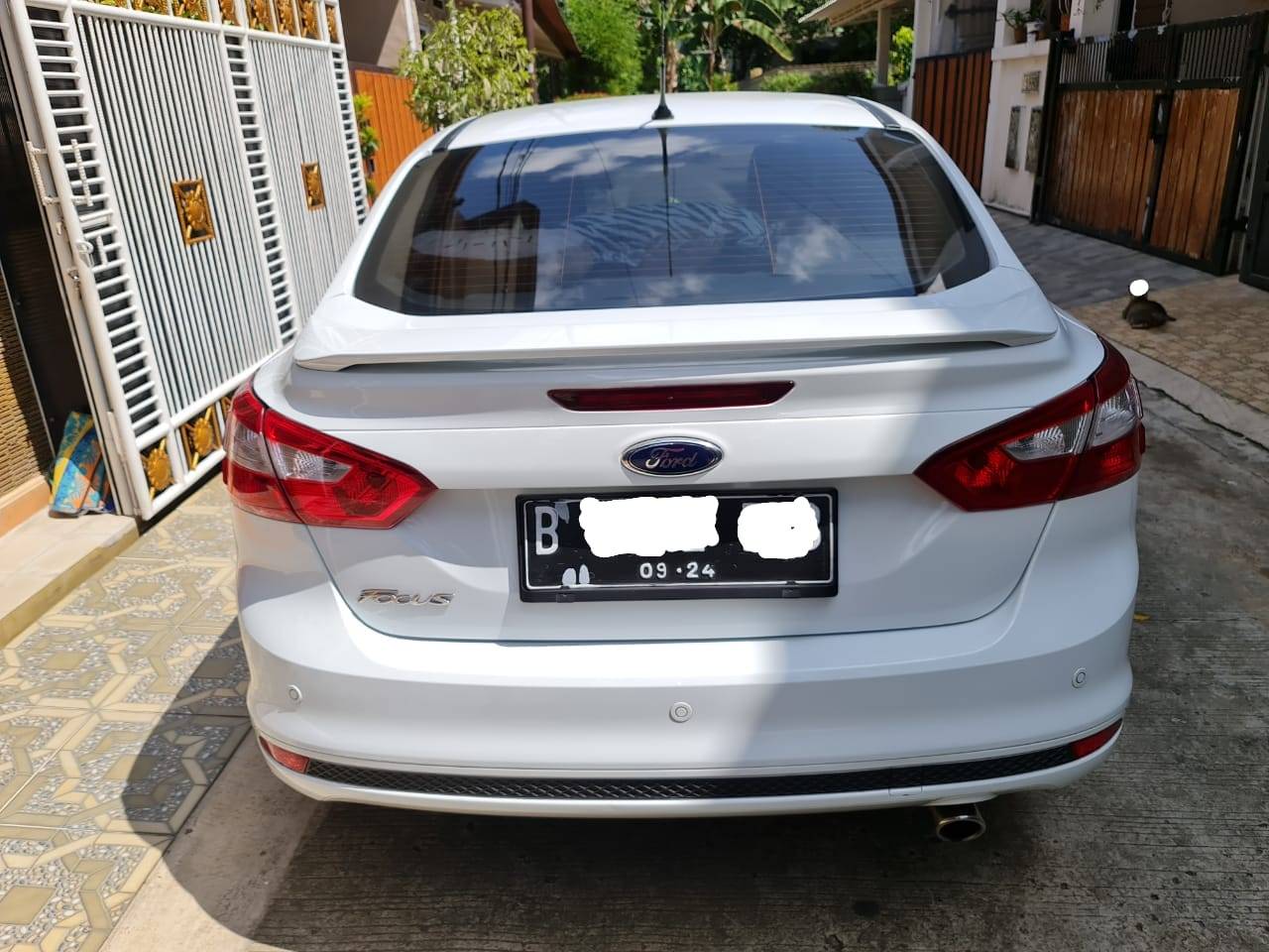 2014 Ford Focus Sedan Titanium 2.0L AT 2014 Ford Focus Sedan Titanium 2.0L AT