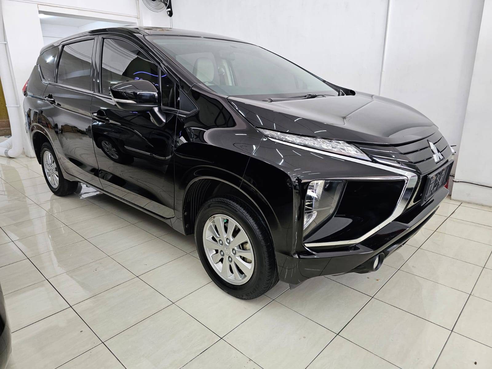 Old 2023 Mitsubishi Xpander GLS M/T GLS M/T