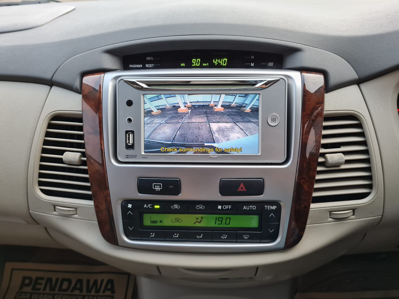 2013 Toyota Kijang  2013 Toyota Kijang