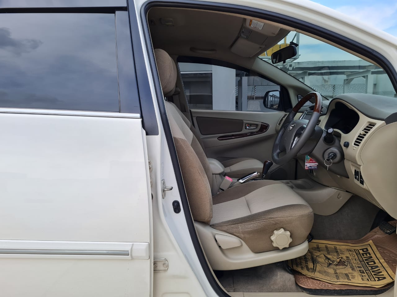 2013 Toyota Kijang  2013 Toyota Kijang