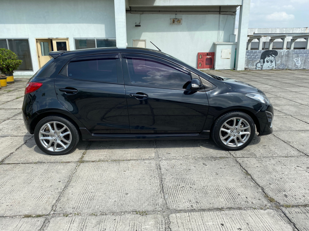 2014 Mazda 2 Hatchback 2014 Mazda 2 Hatchback