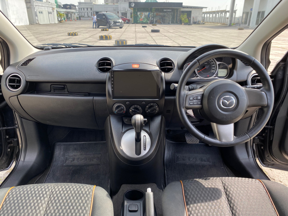 2014 Mazda 2 Hatchback 2014 Mazda 2 Hatchback