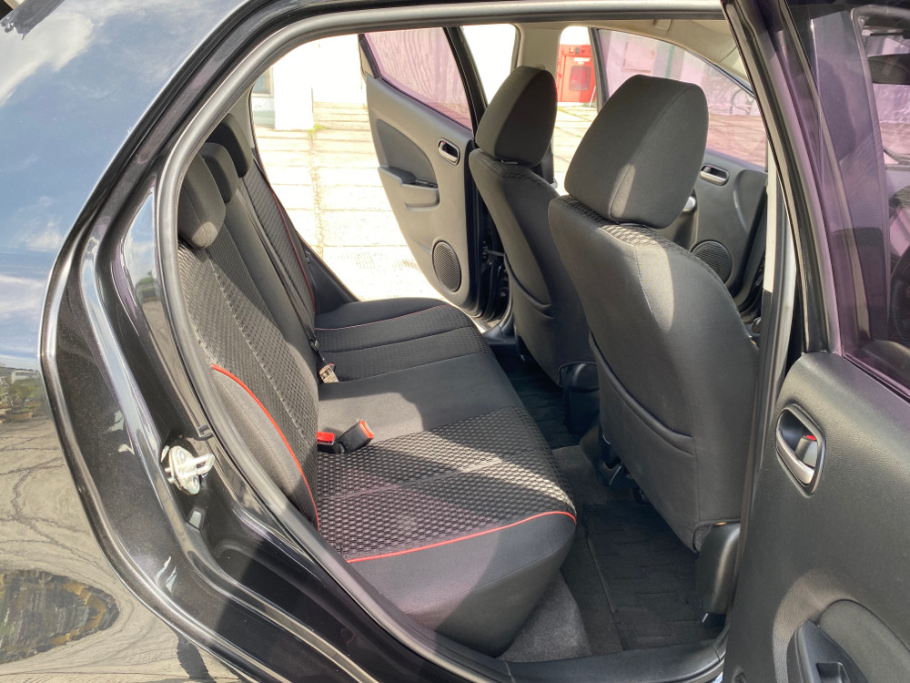 2014 Mazda 2 Hatchback 2014 Mazda 2 Hatchback