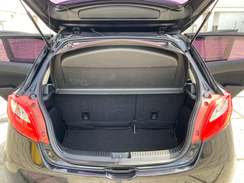 2014 Mazda 2 Hatchback 2014 Mazda 2 Hatchback