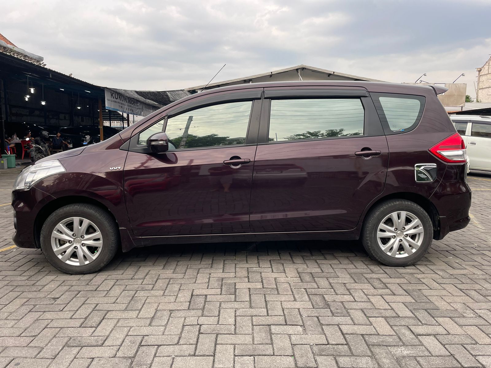 2017 Suzuki Ertiga  2017 Suzuki Ertiga