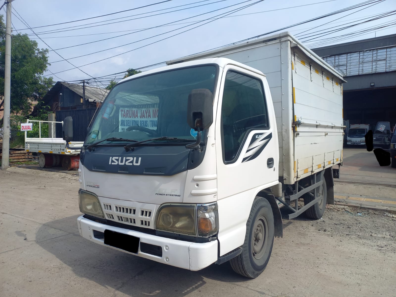 2012 Isuzu Traga 2012 Isuzu Traga