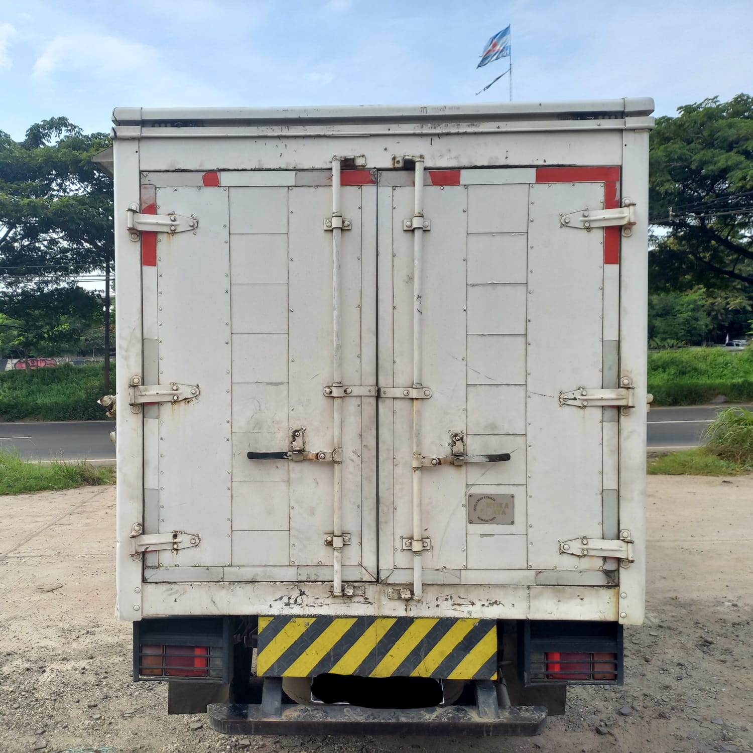 2012 Isuzu Traga 2012 Isuzu Traga