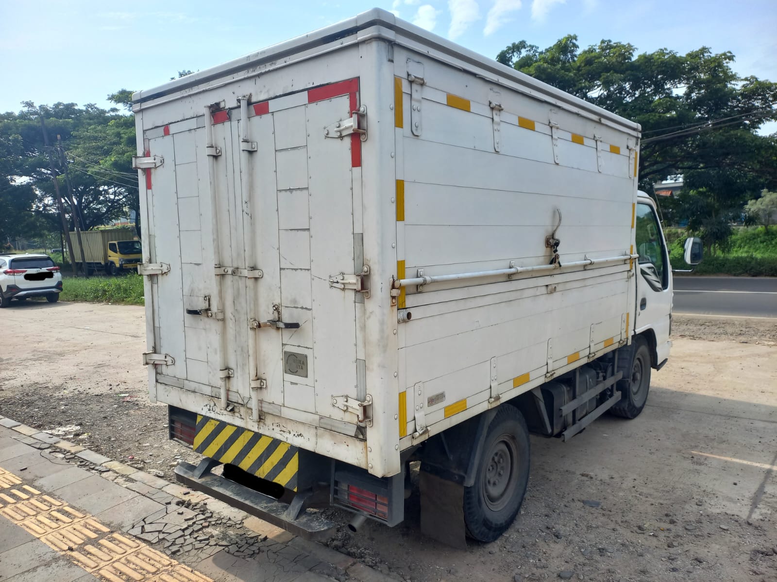 2012 Isuzu Traga 2012 Isuzu Traga