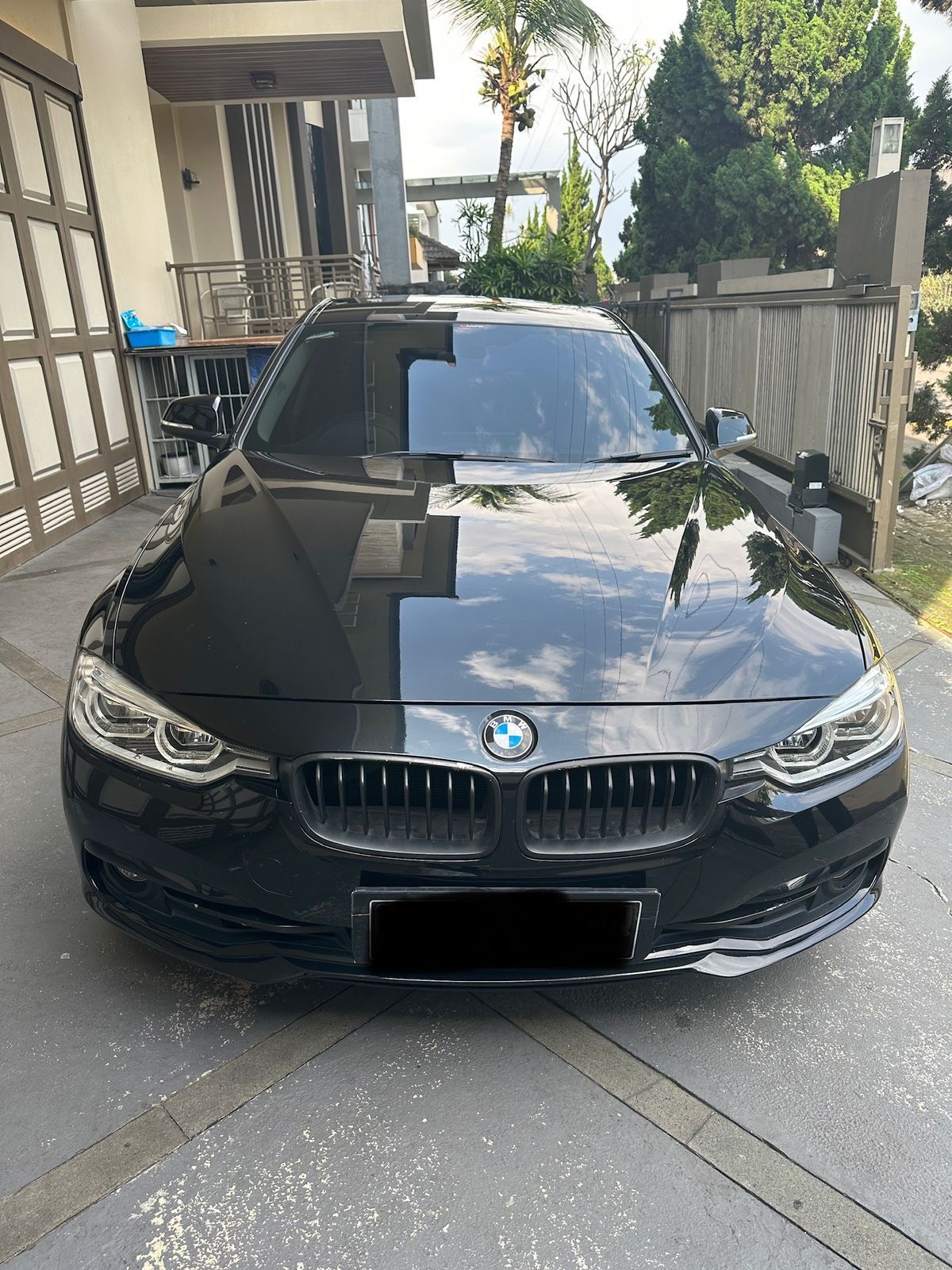 Second Hand 2017 BMW 3 Series Sedan Second Hand 2017 BMW 3 Series Sedan