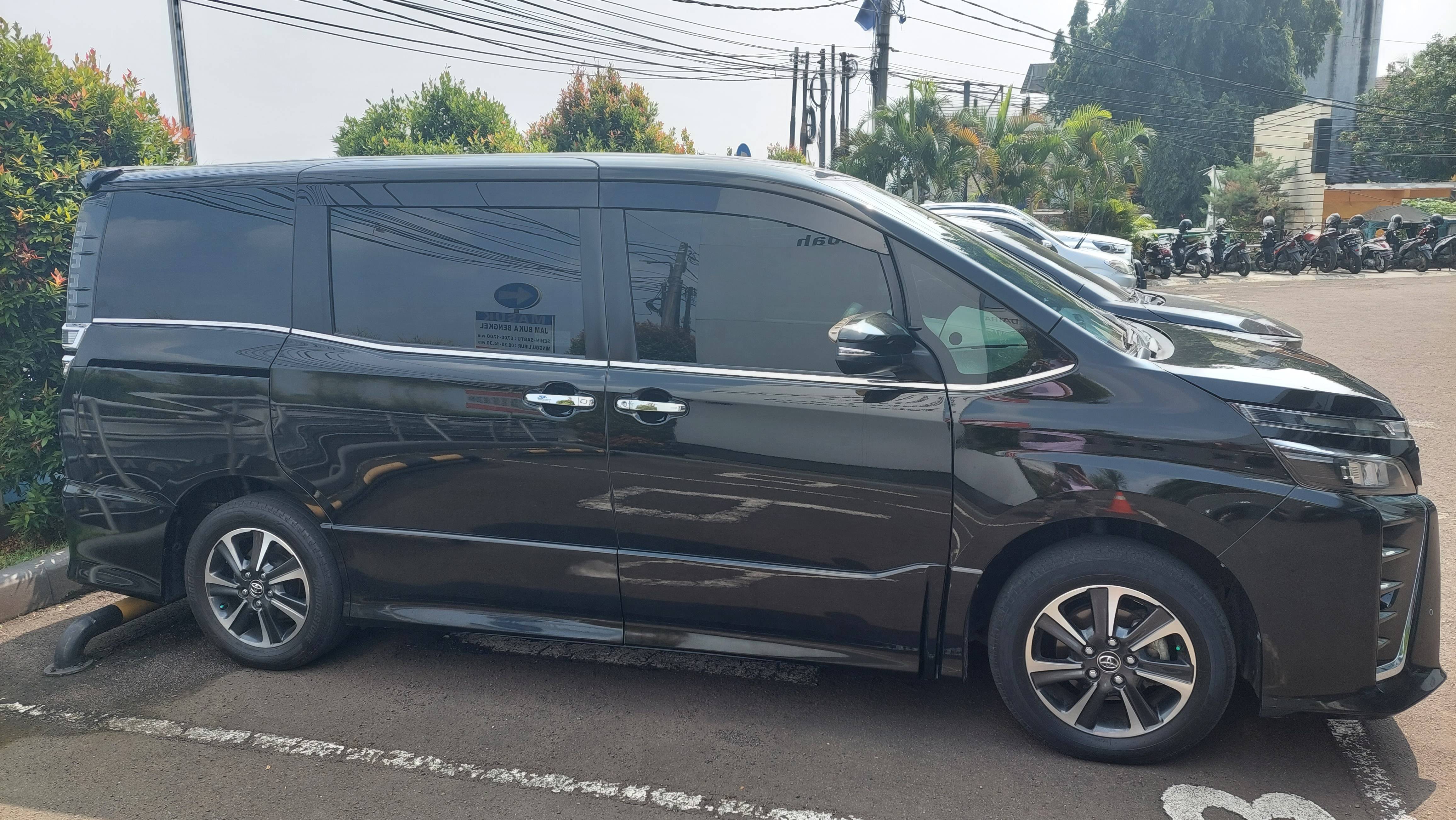 2018 Toyota Voxy 2.0 CVT 2018 Toyota Voxy 2.0 CVT