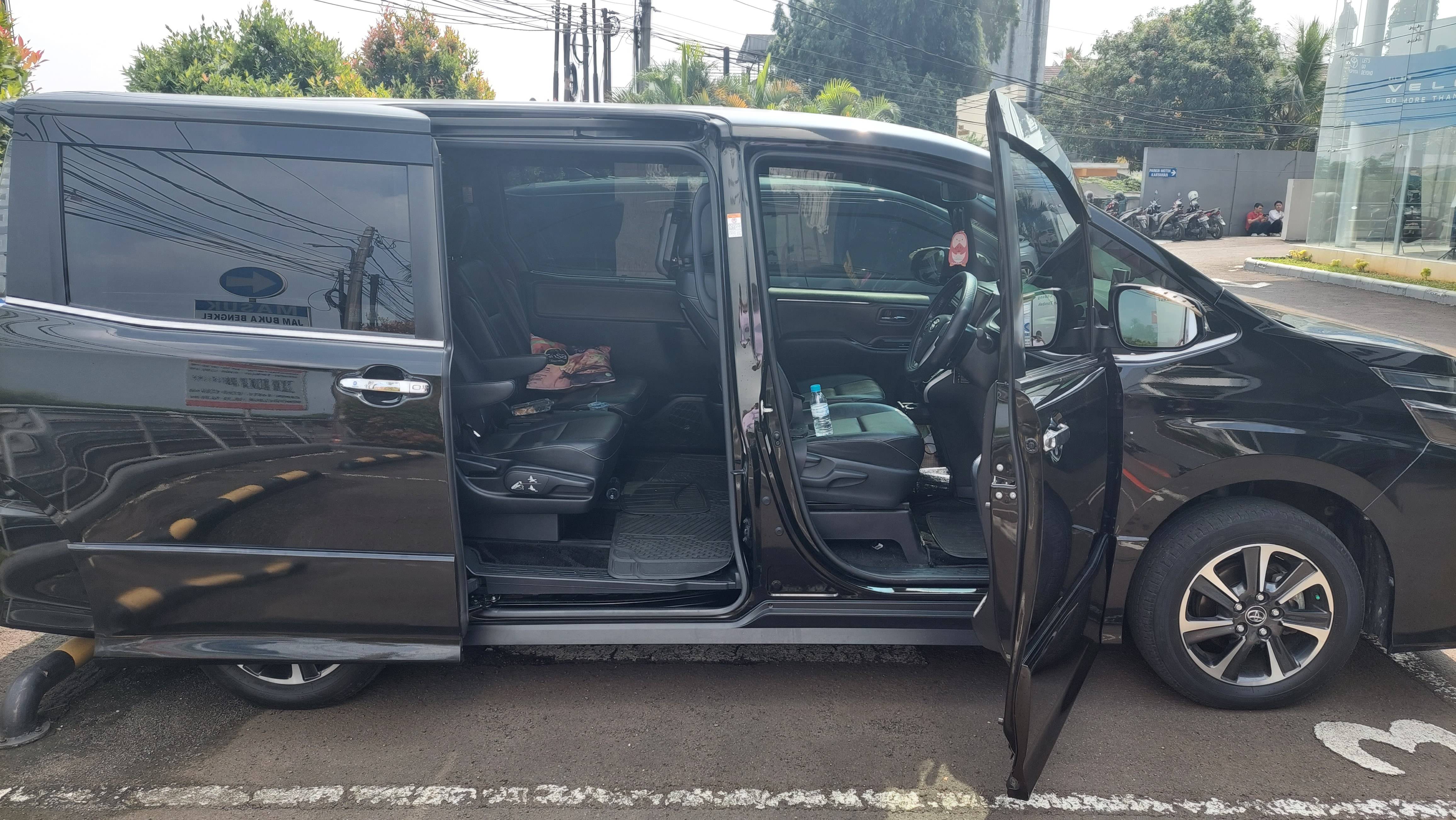 2018 Toyota Voxy 2.0 CVT 2018 Toyota Voxy 2.0 CVT