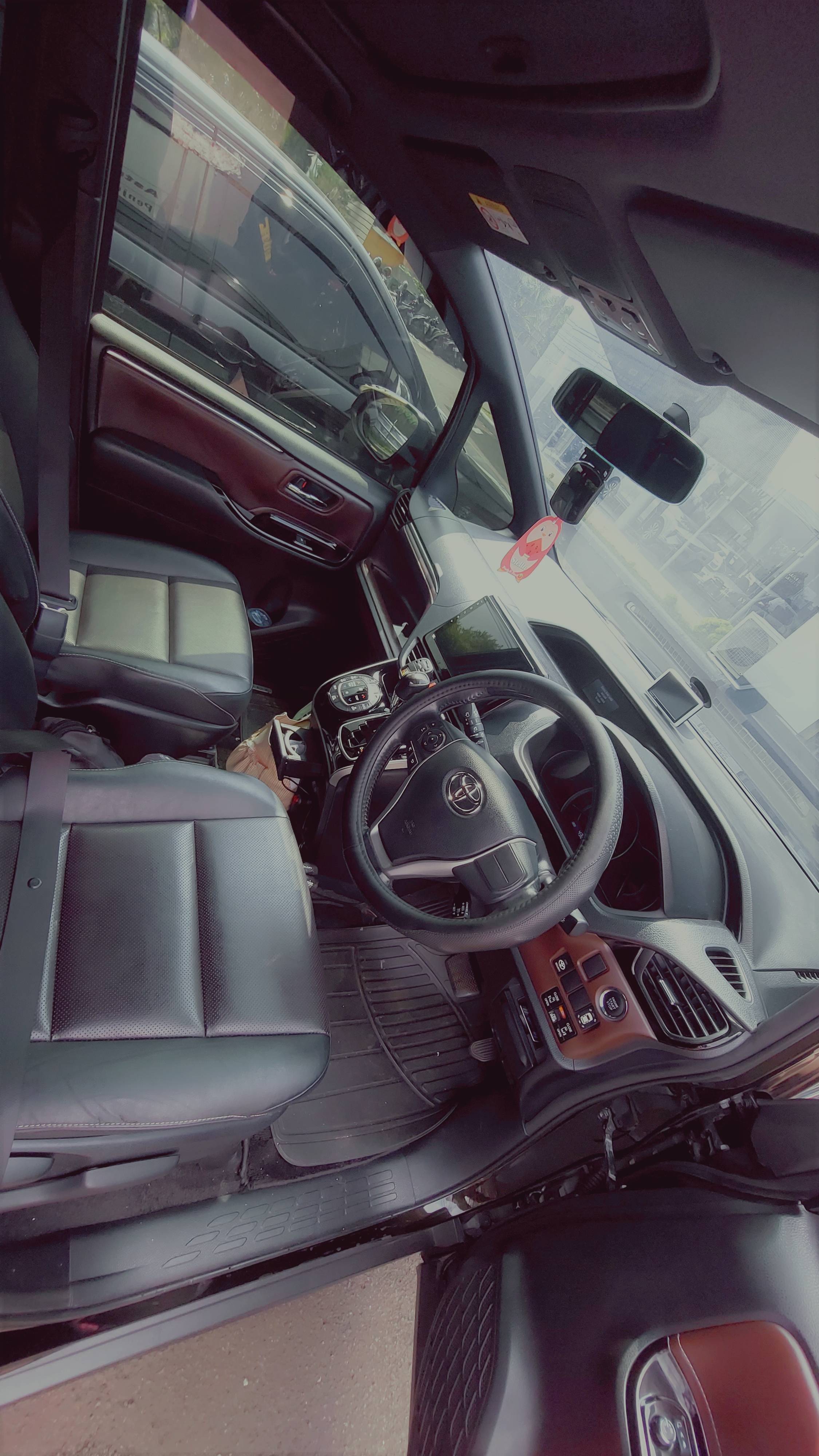 2018 Toyota Voxy 2.0 CVT 2018 Toyota Voxy 2.0 CVT