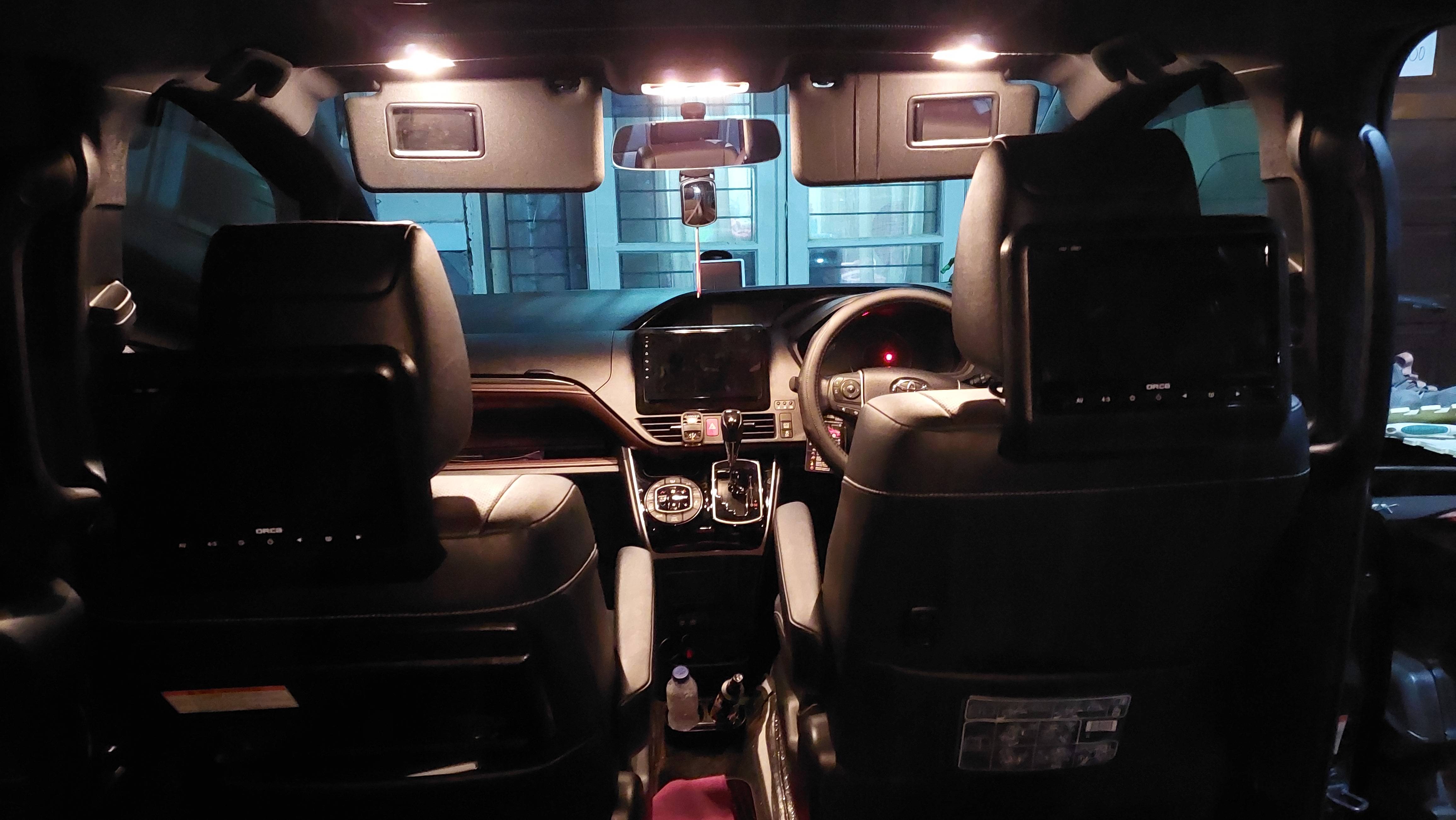 2018 Toyota Voxy 2.0 CVT 2018 Toyota Voxy 2.0 CVT