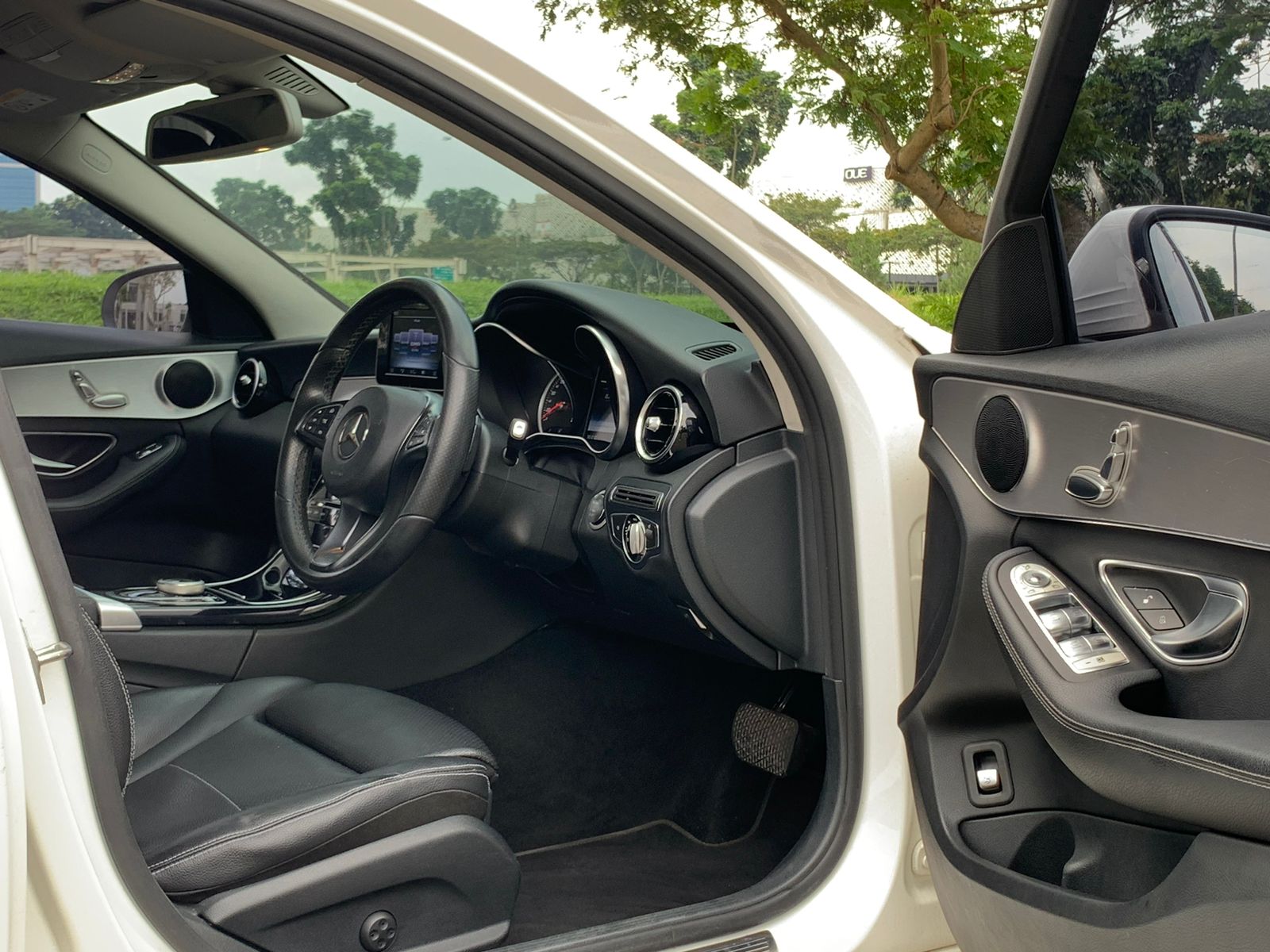 2017 Mercedes Benz C-Class Sedan 2017 Mercedes Benz C-Class Sedan