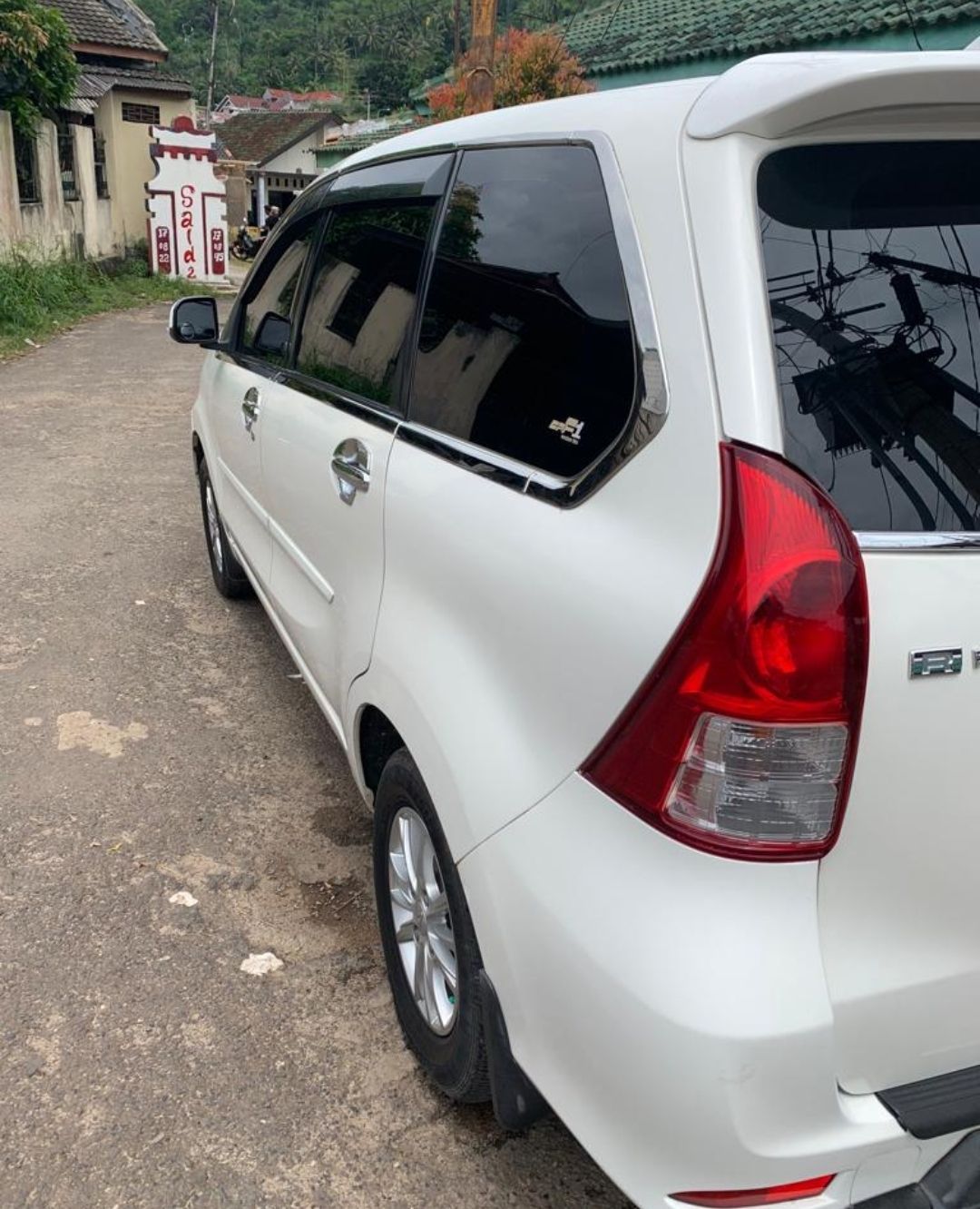 2013 Daihatsu Xenia 2013 Daihatsu Xenia