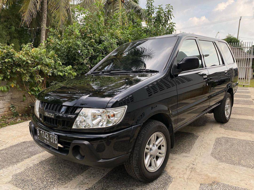 2014 Isuzu Panther LS 2.5L MT 2014 Isuzu Panther LS 2.5L MT
