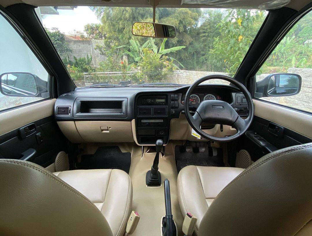 2014 Isuzu Panther LS 2.5L MT 2014 Isuzu Panther LS 2.5L MT
