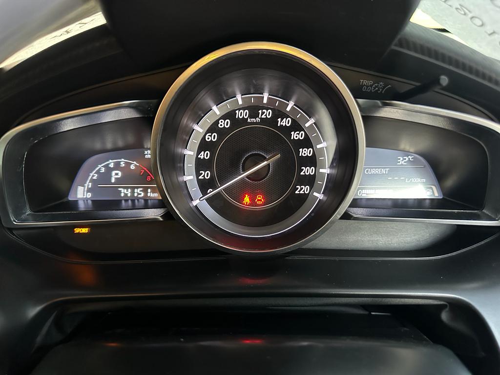 2016 Mazda 2  Hatchback R 1.5L AT 2016 Mazda 2  Hatchback R 1.5L AT