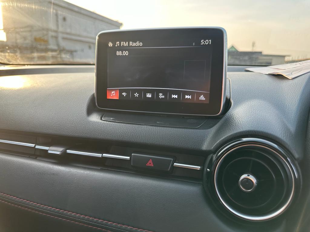 2016 Mazda 2  Hatchback R 1.5L AT 2016 Mazda 2  Hatchback R 1.5L AT