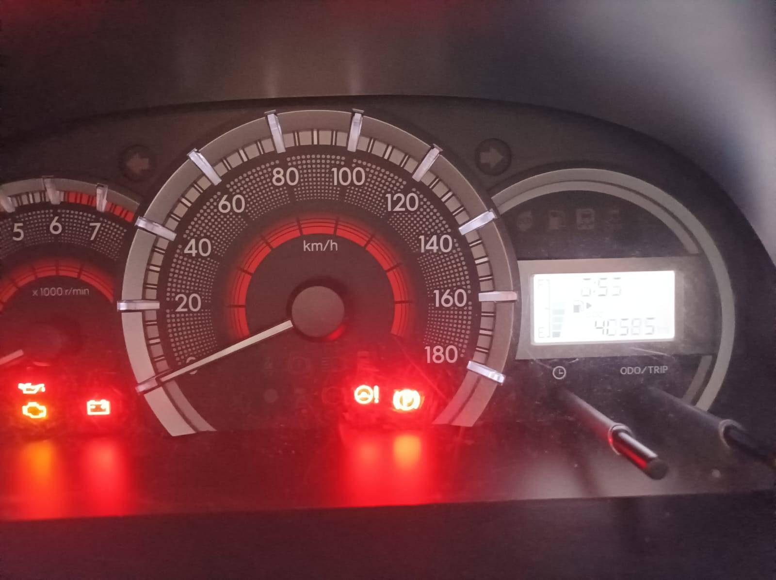 2016 Daihatsu Xenia 1.3 X MT 2016 Daihatsu Xenia 1.3 X MT