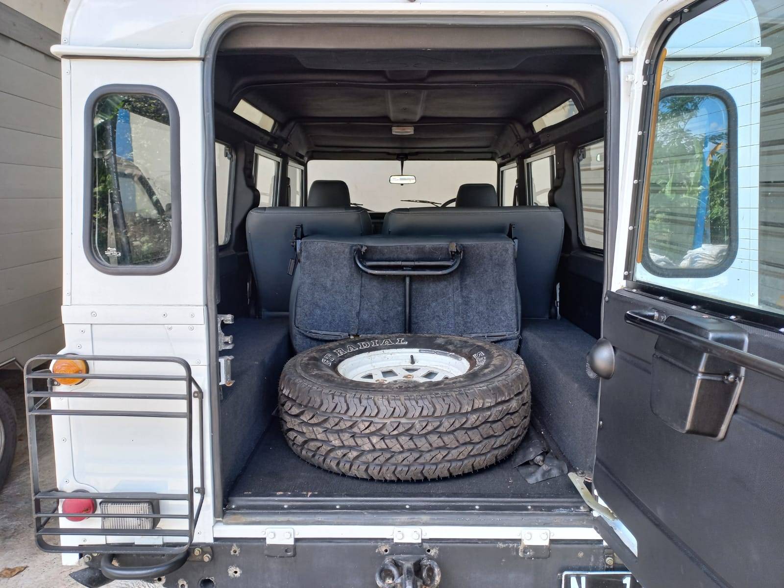 2005 Land Rover Defender 110 2005 Land Rover Defender 110