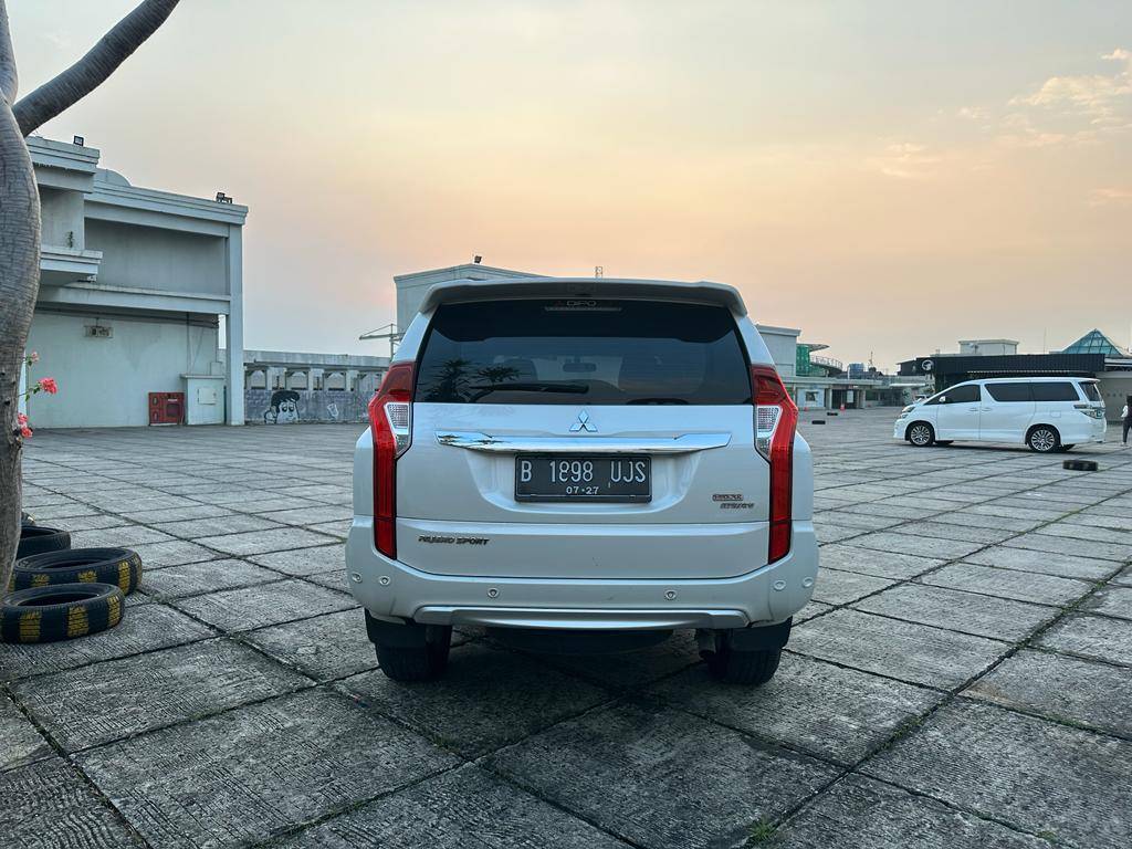 Old 2017 Mitsubishi Pajero Sport  Dakar 4x2 Ultimate Dakar 4x2 Ultimate