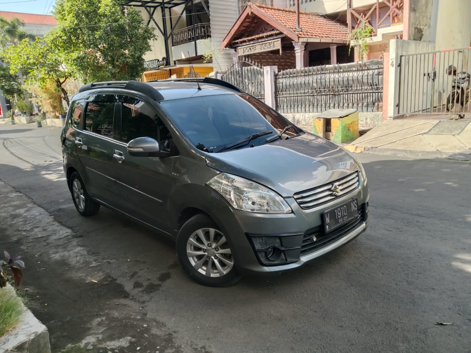 2015 Suzuki Ertiga  2015 Suzuki Ertiga