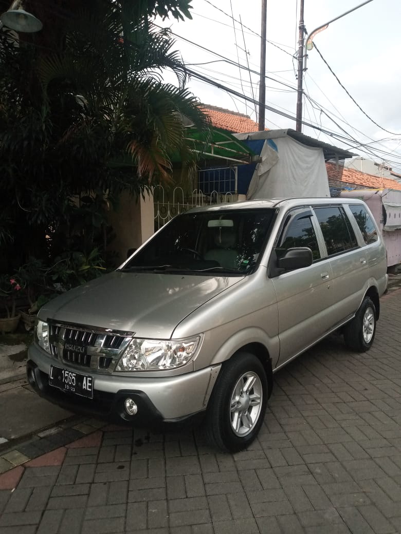 2012 Isuzu Panther 2012 Isuzu Panther