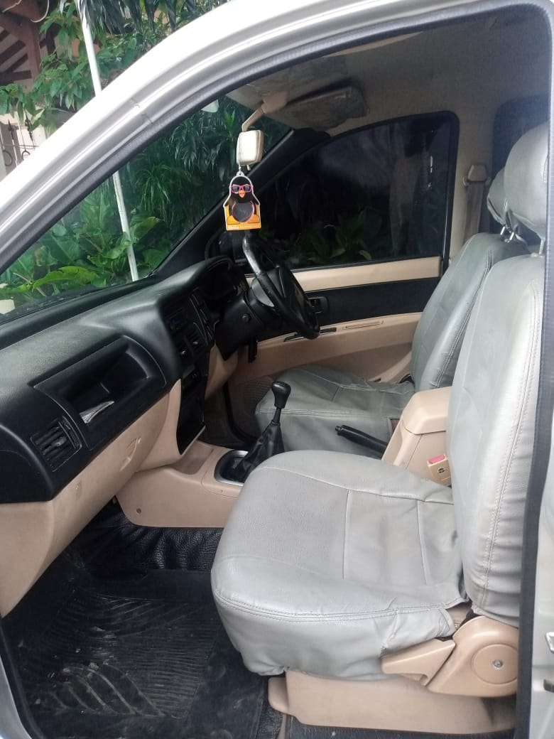 2012 Isuzu Panther 2012 Isuzu Panther