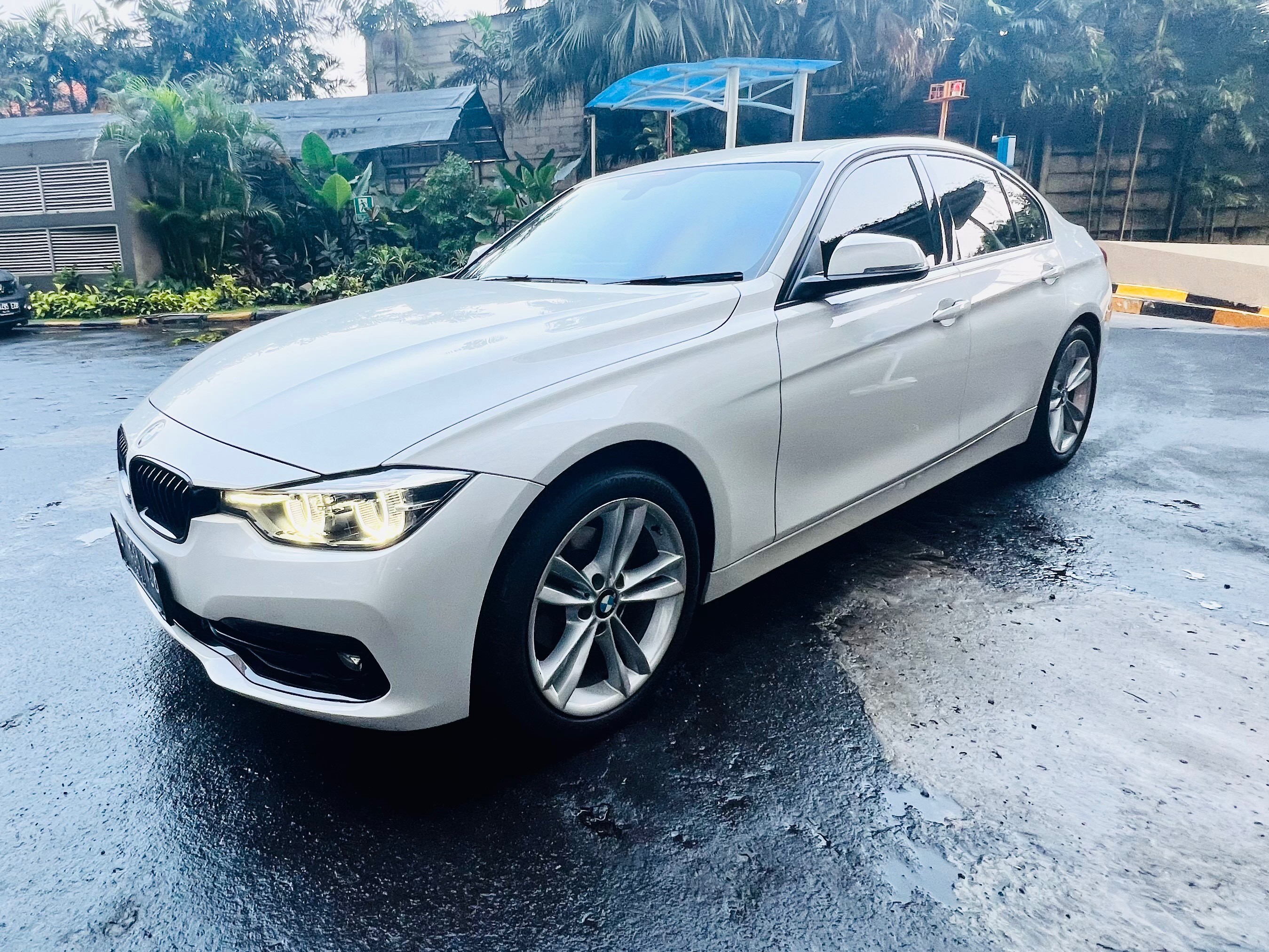 2019 BMW 3 Series Sedan 320i Sport 2019 BMW 3 Series Sedan 320i Sport