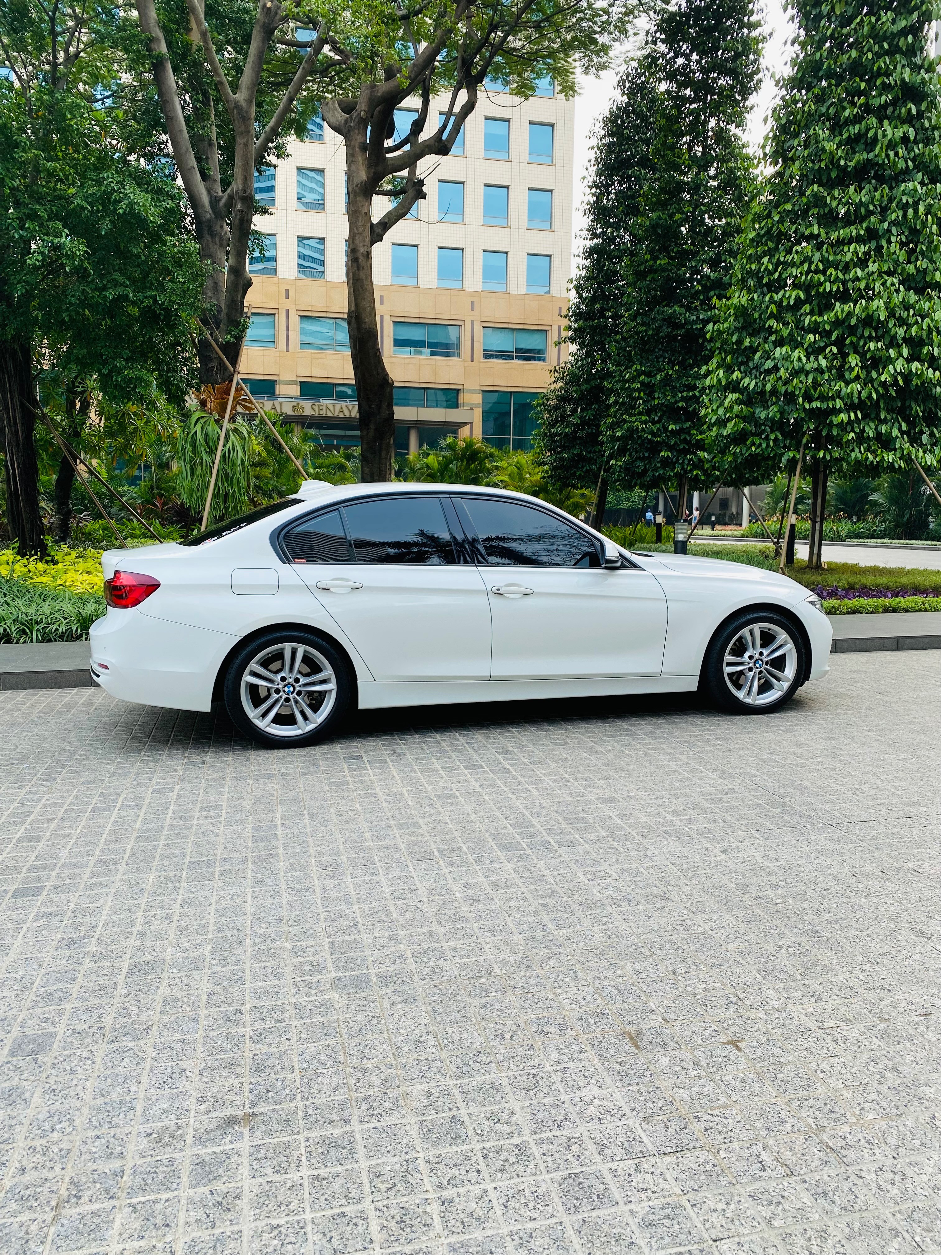 2019 BMW 3 Series Sedan 320i Sport 2019 BMW 3 Series Sedan 320i Sport