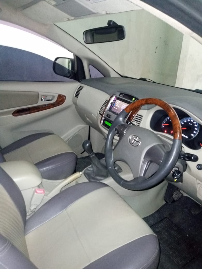 2014 Toyota Innova BENSIN V 2.0 MT BENSIN V 2.0 MT tua