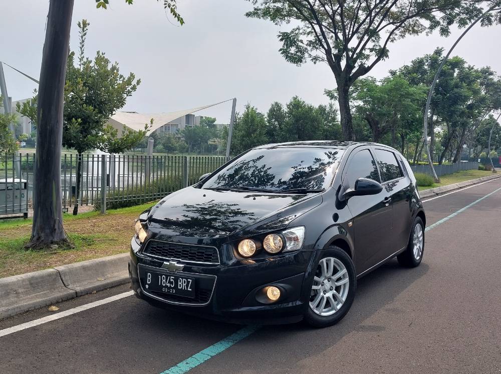 Chevrolet Aveo hatchback review - CarBuyer 