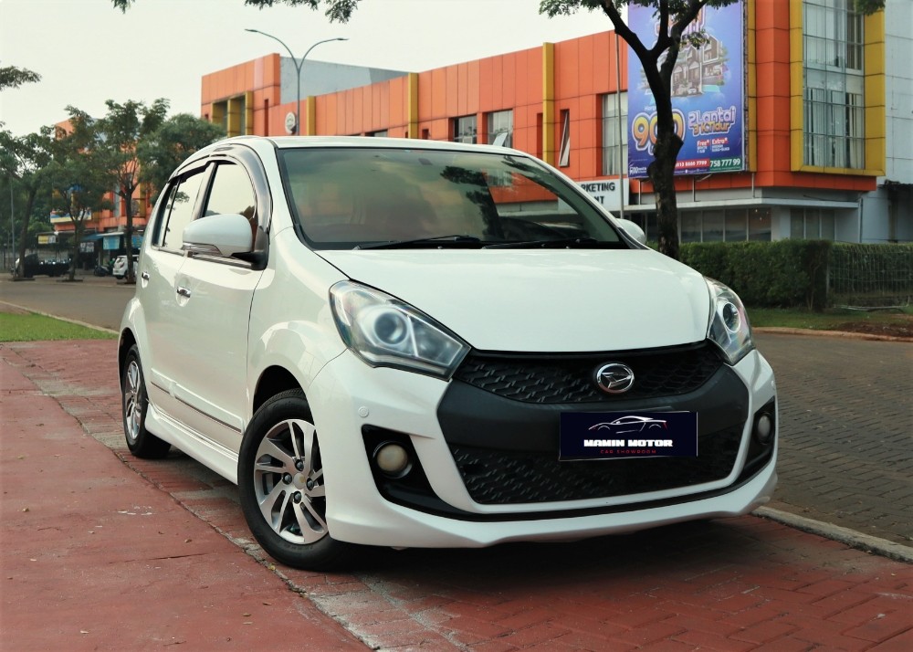 2015 Daihatsu Sirion