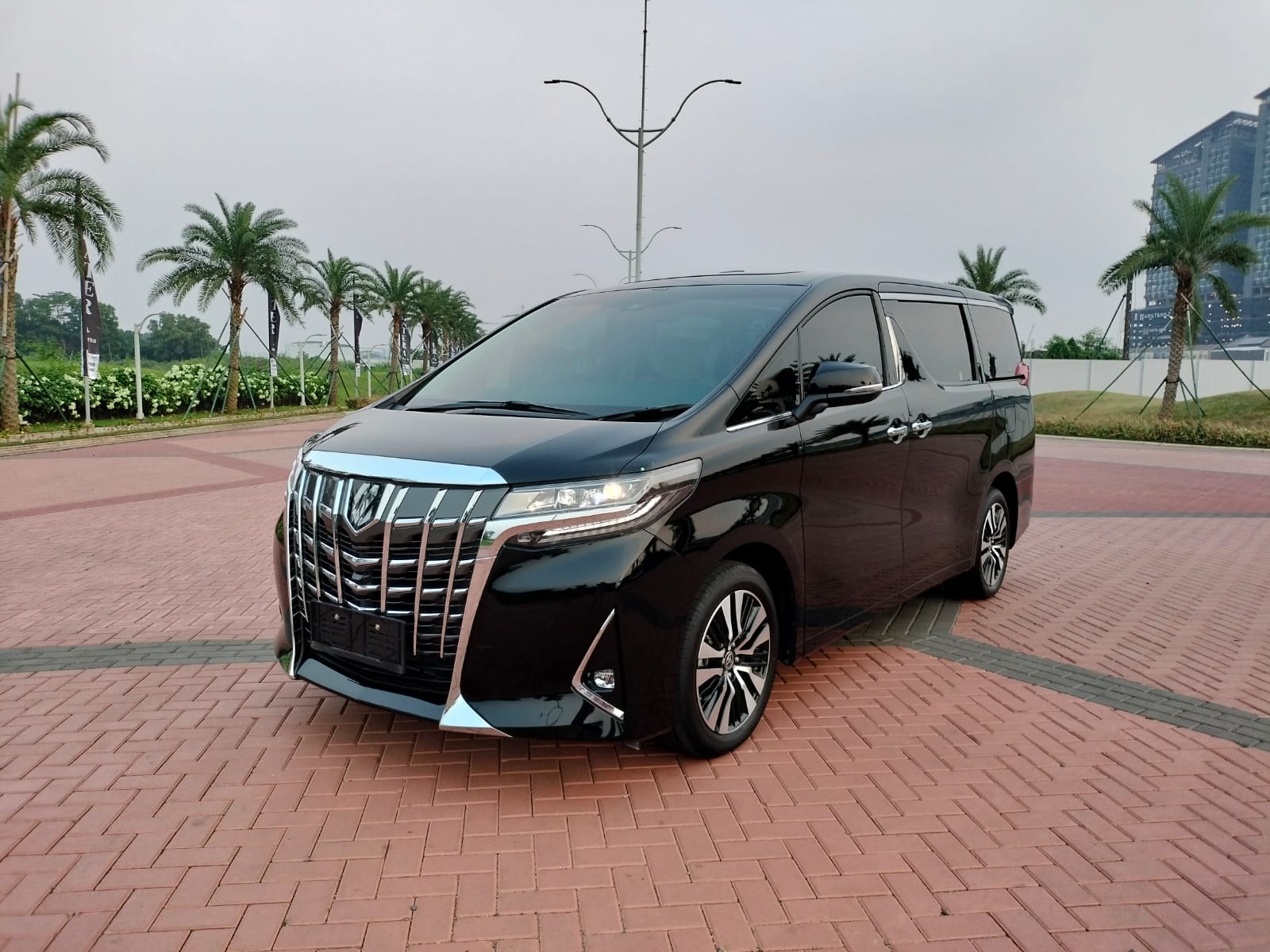 2023 Toyota Alphard Bekas 2023 Toyota Alphard Bekas