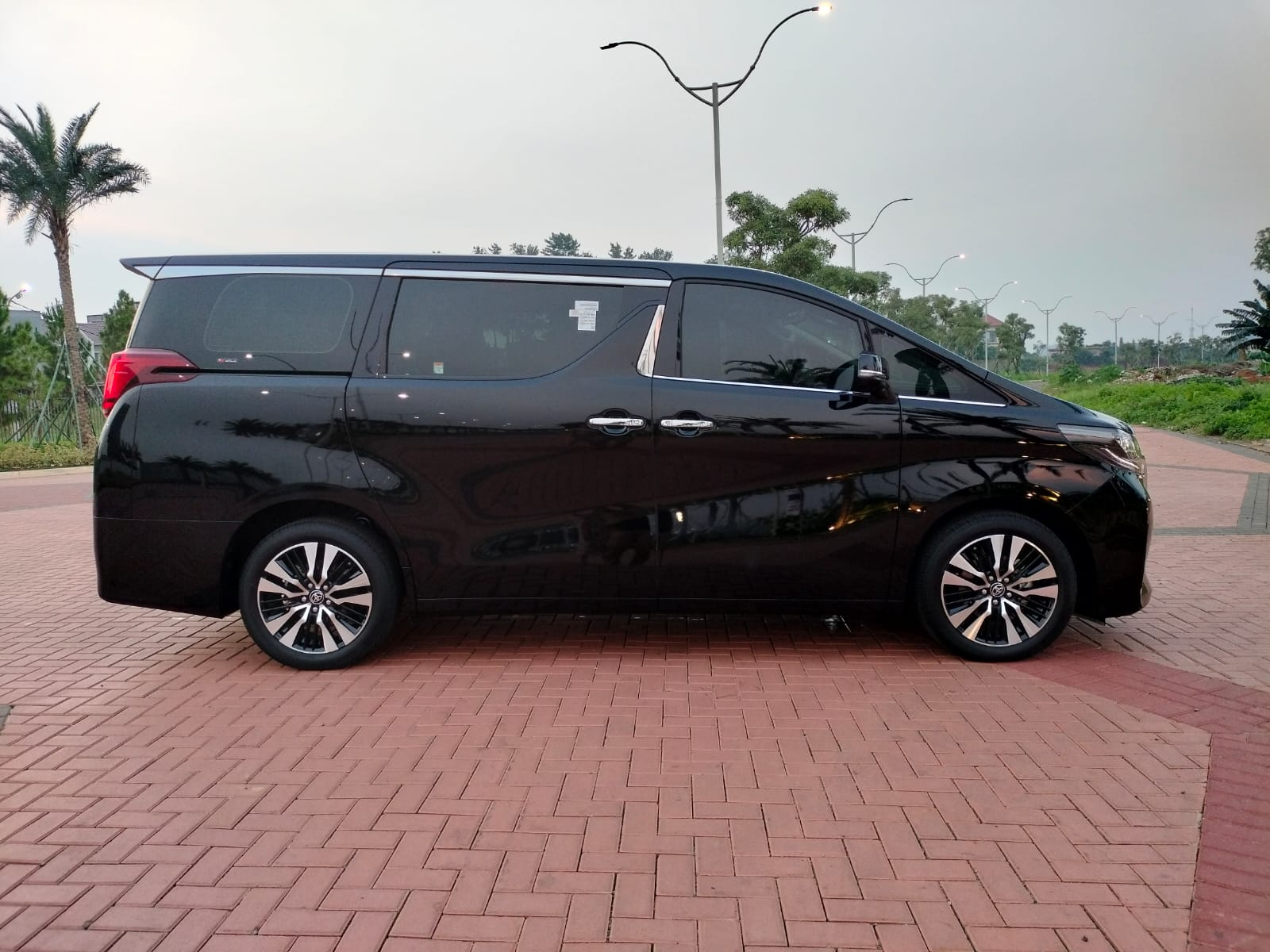 2023 Toyota Alphard 2023 Toyota Alphard