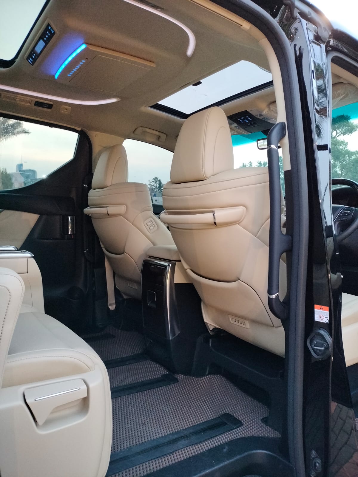 2023 Toyota Alphard 2023 Toyota Alphard