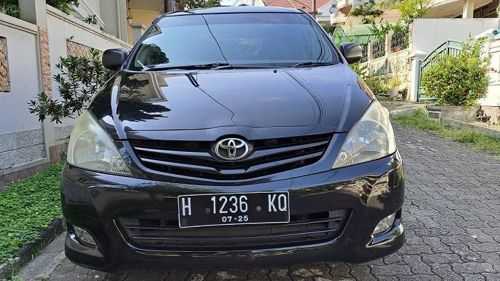 Second Hand 2010 Toyota Innova Second Hand 2010 Toyota Innova