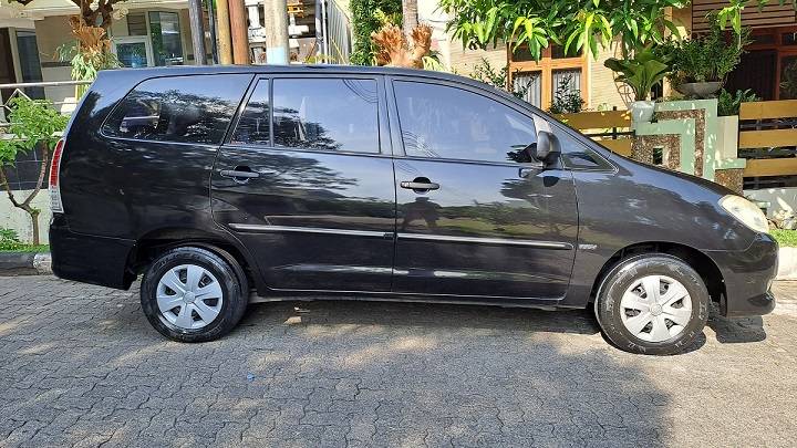 2010 Toyota Innova 2010 Toyota Innova