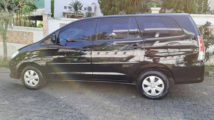 2010 Toyota Innova 2010 Toyota Innova