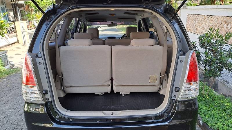 2010 Toyota Innova 2010 Toyota Innova