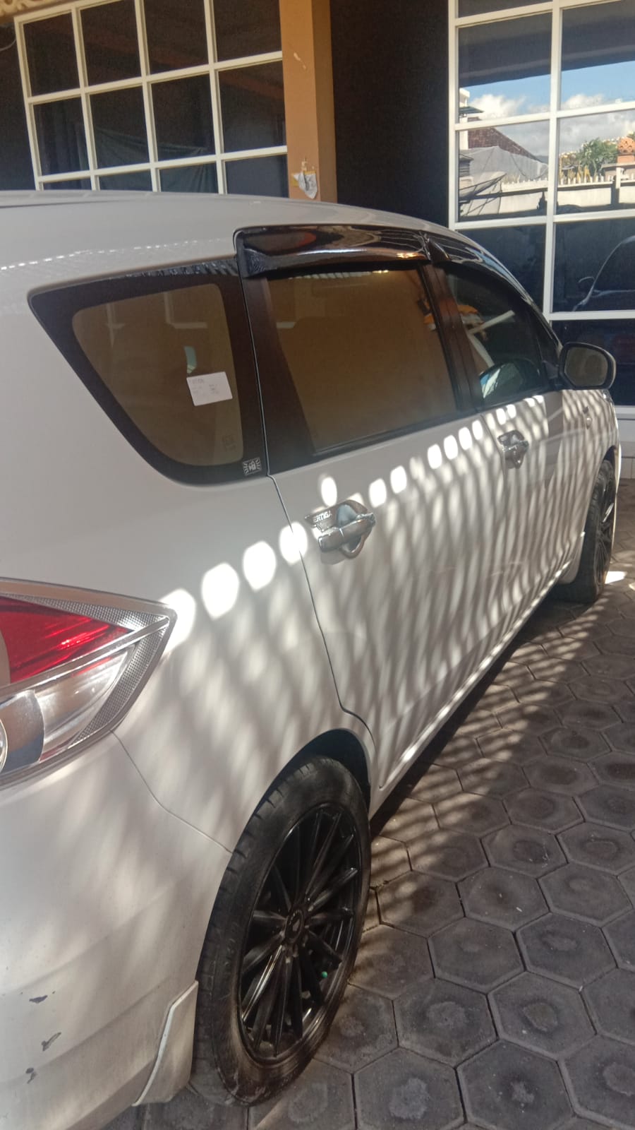 2017 Suzuki Ertiga  2017 Suzuki Ertiga