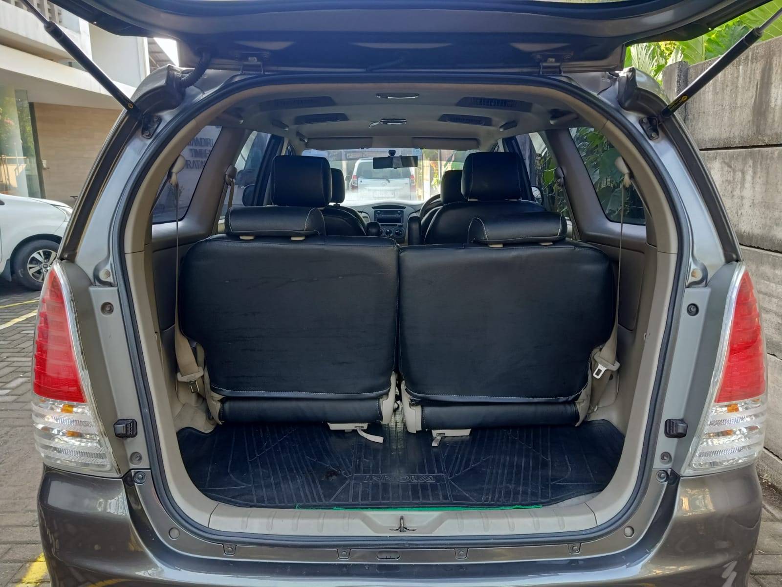 2010 Toyota Kijang Innova 2010 Toyota Kijang Innova